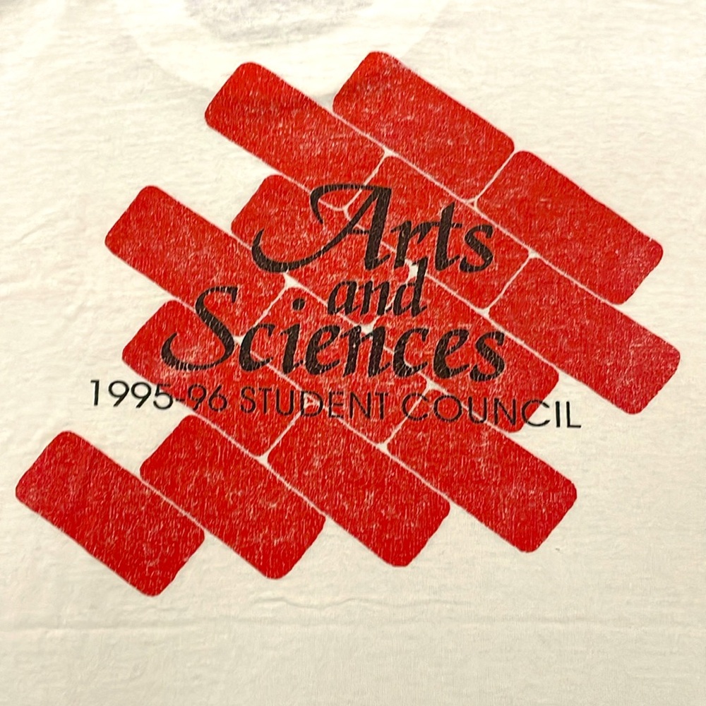 VINTAGE Arts and Sciences Graphic T-Shirt